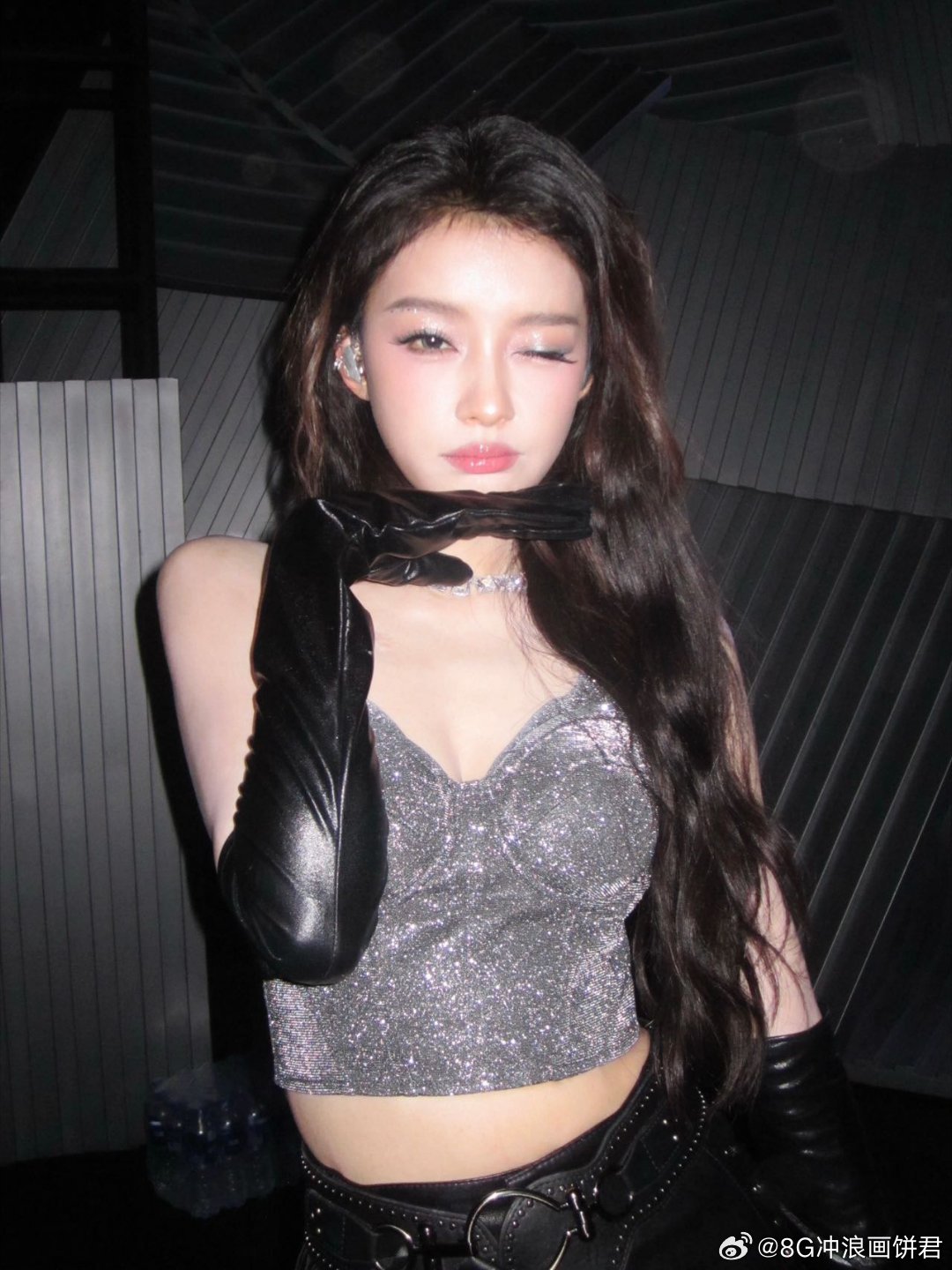 孙怡好美的洋娃娃乘风2026看到孙怡这套造型第一反应就是这也太适合她了吧，黑