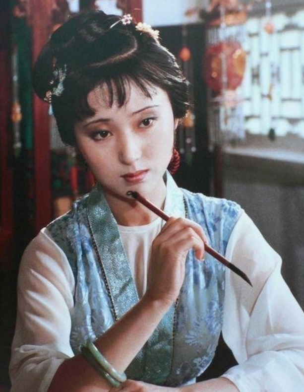 2007年，陈晓旭到了弥留之际，她让人联系前夫<em>毕彦君</em>，说自己想见<em>毕彦君</em>一面，谁料