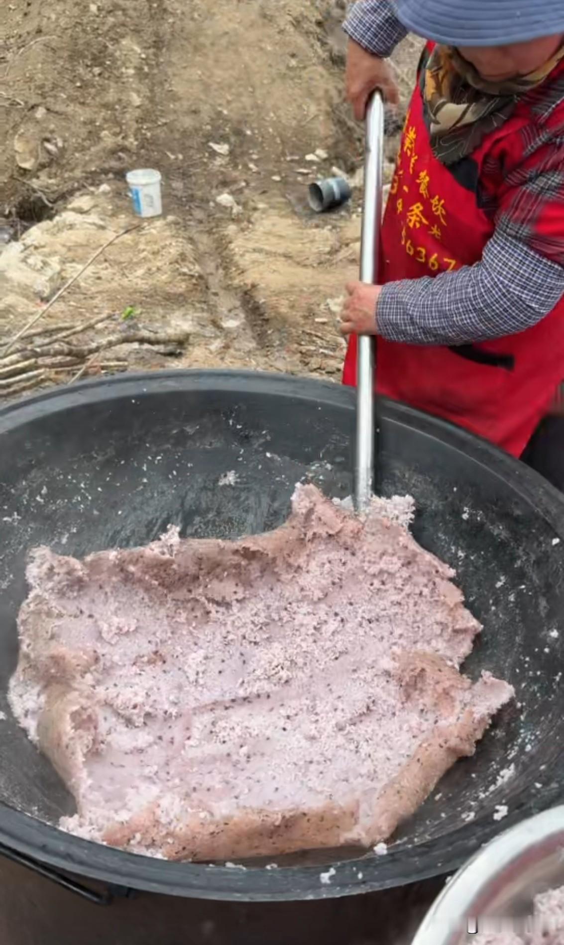 丹东农村宴席太丰富，跟随着九连城的赫崇祥婚庆一条龙又品尝到了久违的味道，颤巍巍的