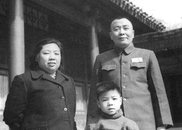 这位开国大将当年参军时，领导笑着说：你不适合扛枪打仗