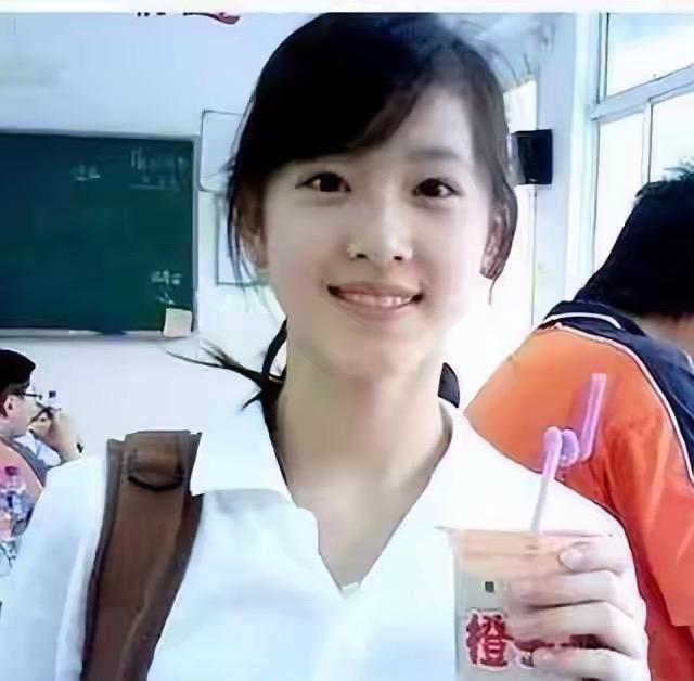 如何评价章泽天女士？章泽天是超级“乖乖女”听话到了一定程度，这种克制和努