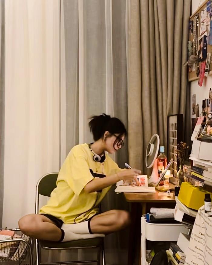 中年男人失业后，最体面的方式就是把自己伪装成：股神，自媒体，或出马大师自媒体是