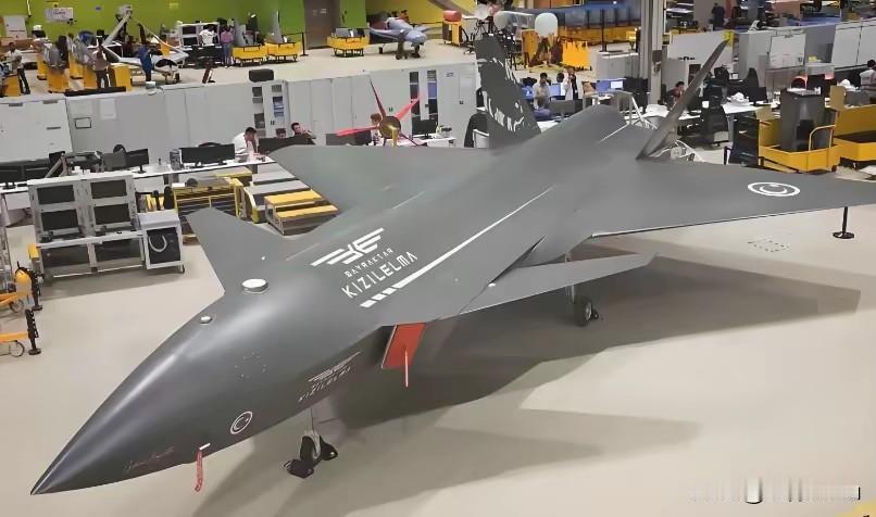 2. 土耳其山寨无人机量产还妄想对标五代机：土耳其“红苹果”无人机抄袭歼-20外