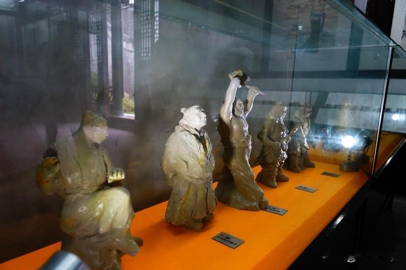 看到“跳进水浒往西游”这个上联，瞬间感觉特别妙，它巧妙融合了《水浒传》和《西游记