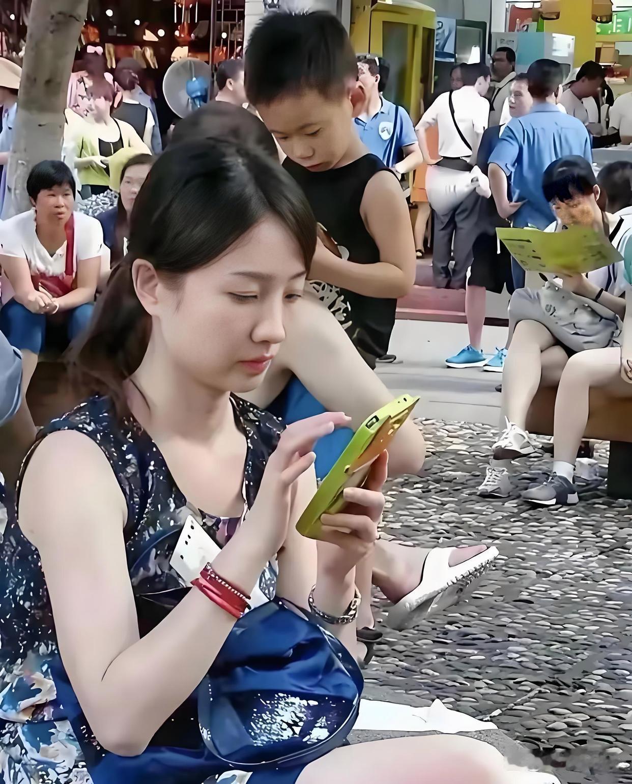 这妈妈也太绝了！颜值天花板，反驳退散