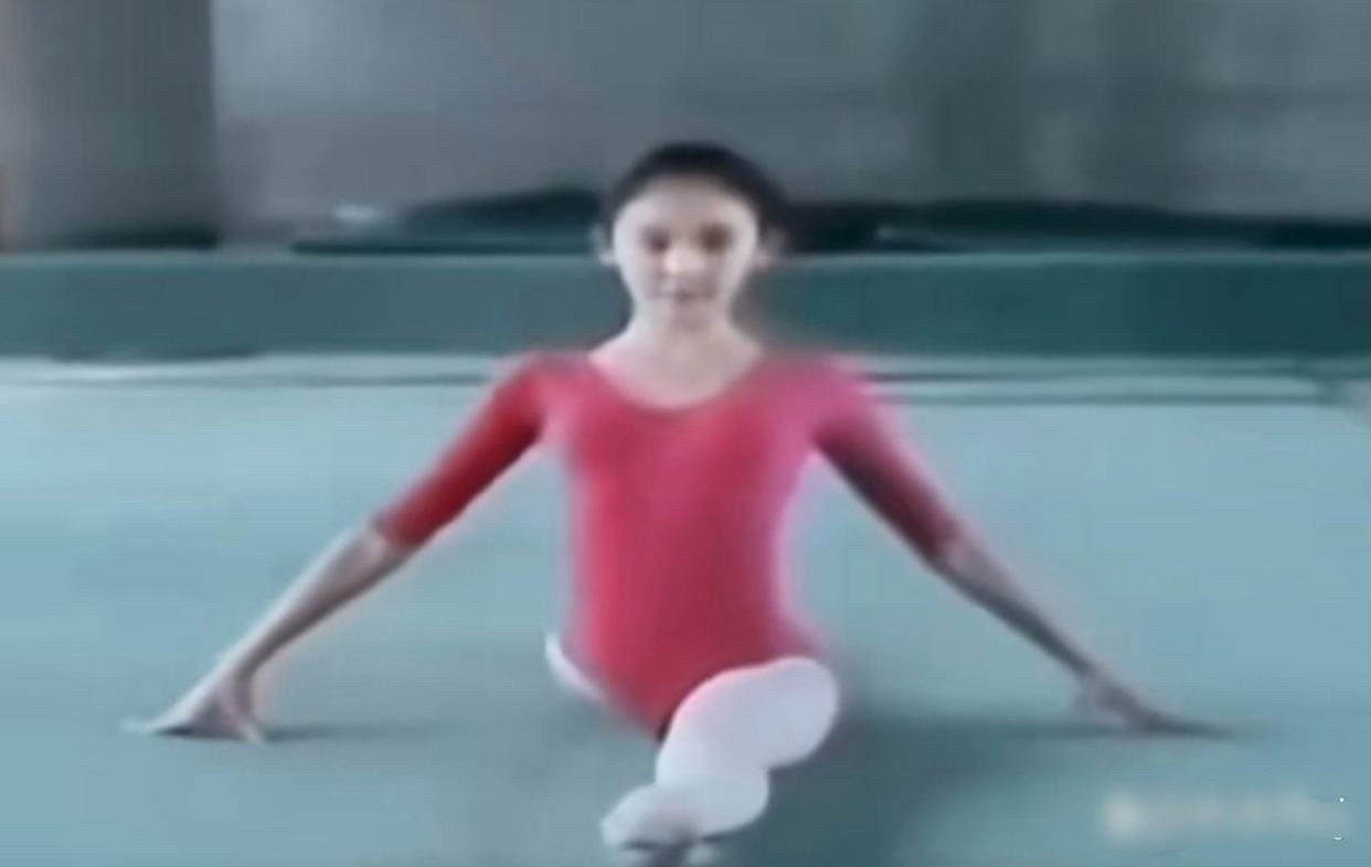 看看13岁的娜扎这舞蹈功底可以啊​​​