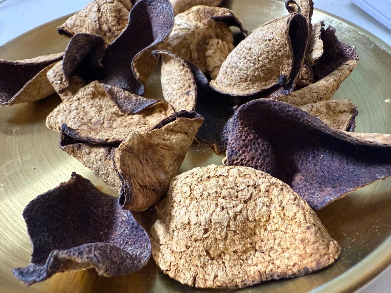 中药界的“古董赝品”：“工艺皮”陈皮再次击穿行业底线近日，央视曝光了“工艺皮