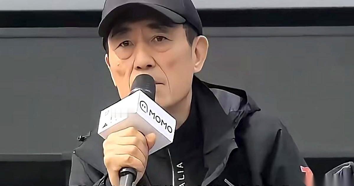 一千五百万美金。放20年前。好莱坞送到李连杰面前的合同，他看都没看。回头，拿