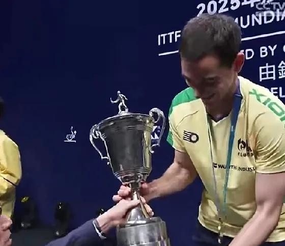 我们三小球如何定位：1，男子乒乓球：世界顶流，2，男子羽毛球：世界一流，3