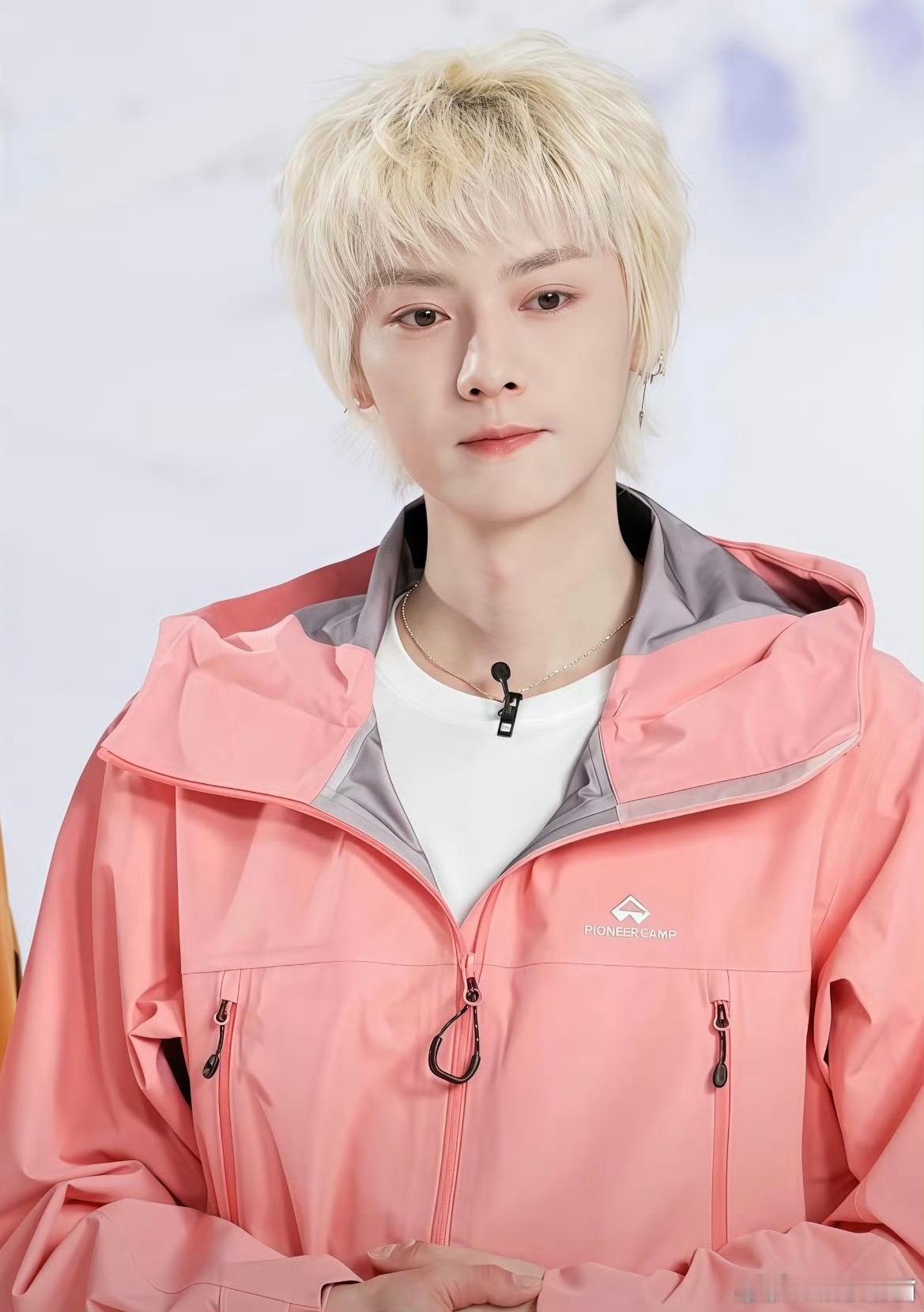 鹿晗回应头发受损这个回应还是很快的​​​