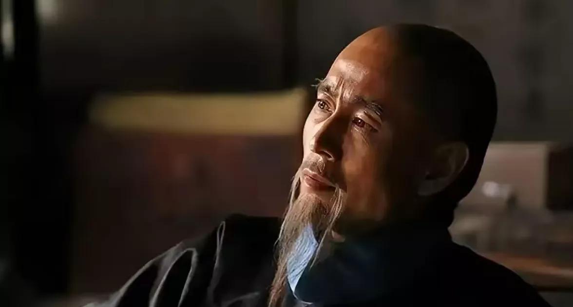 1766年秋，50多岁的乾隆秋围，两天连射8只鹿，很是得意。70多岁的老臣尹继善