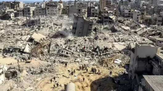 加沙战火肆虐：以色列大规模地面攻势下的人间悲剧5月19日清晨，据天空新闻