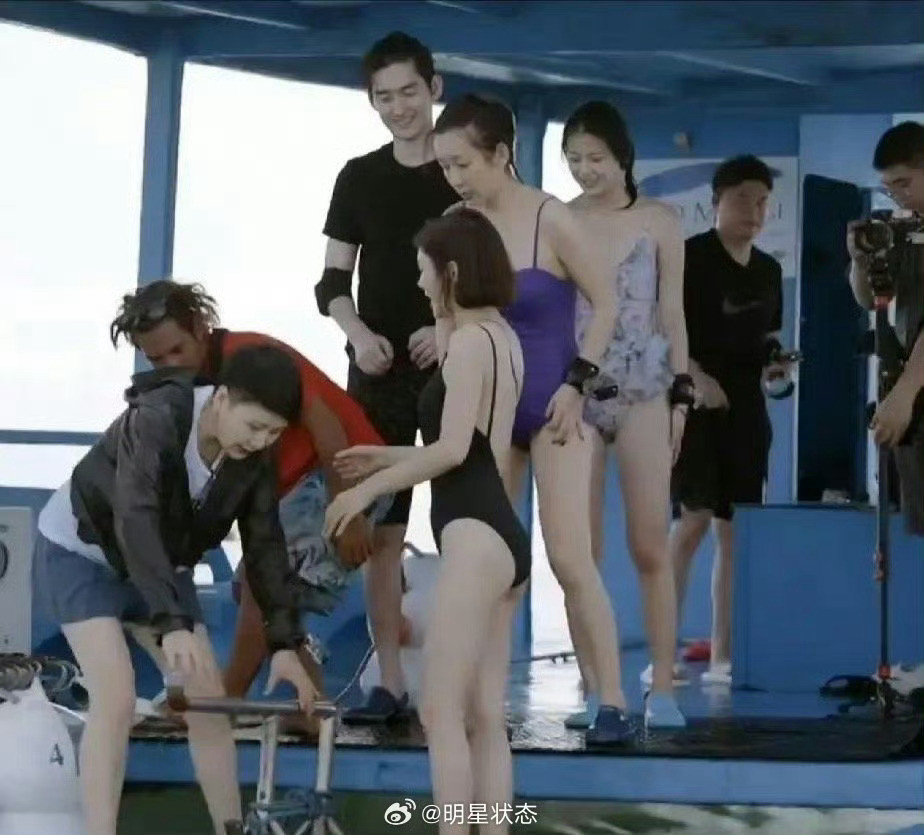 47岁的秦岚身材依然很诱人​​​​