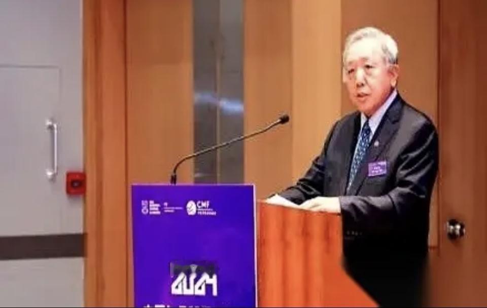 吴晓求教授这话太戳心了！老百姓取自己的钱，凭啥要被银行追着问、甚至去派出所签字？