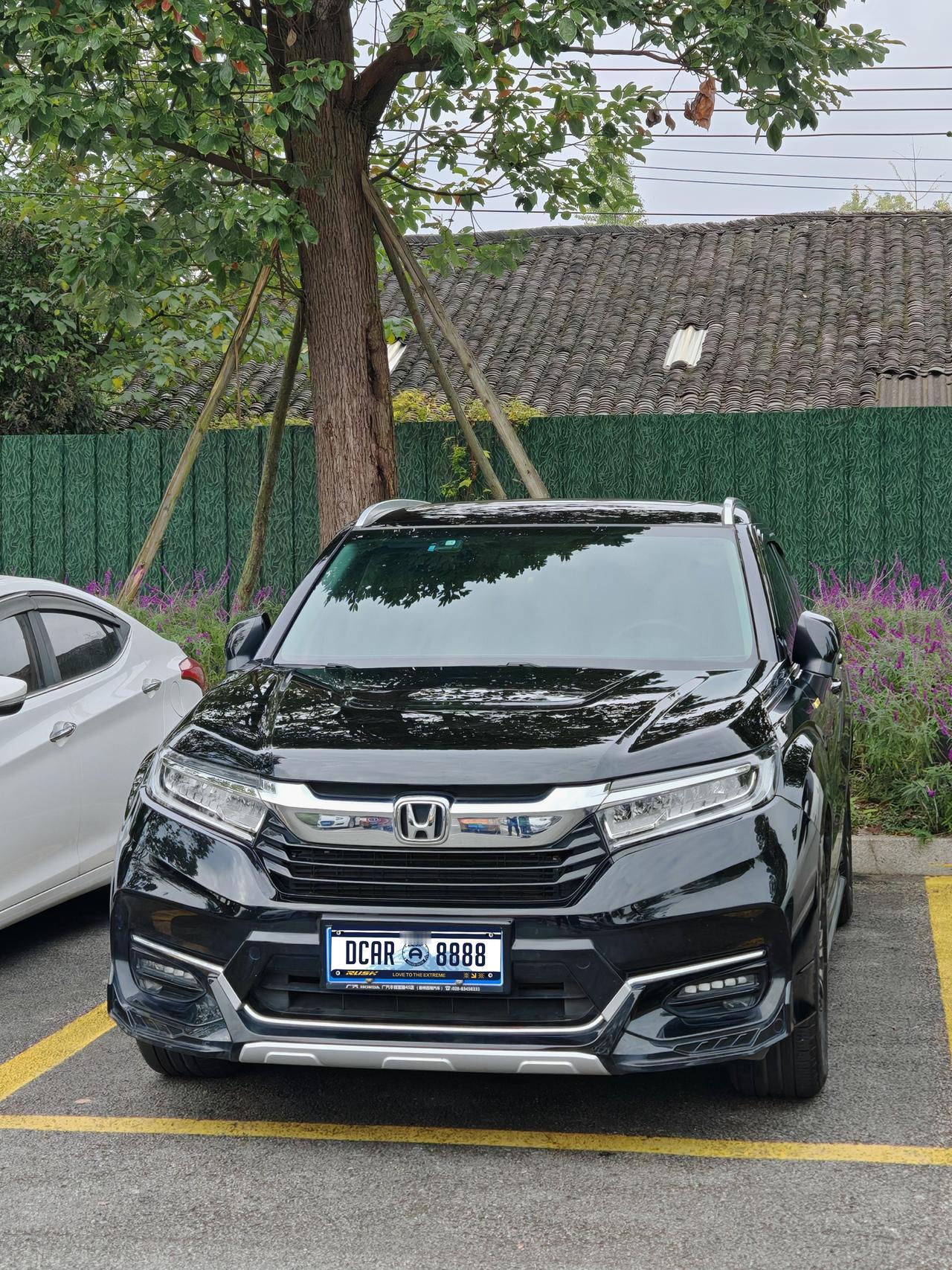 【购车背景】2023年5月，身边的朋友纷纷投入电动车的怀抱时，我却做出一个看似