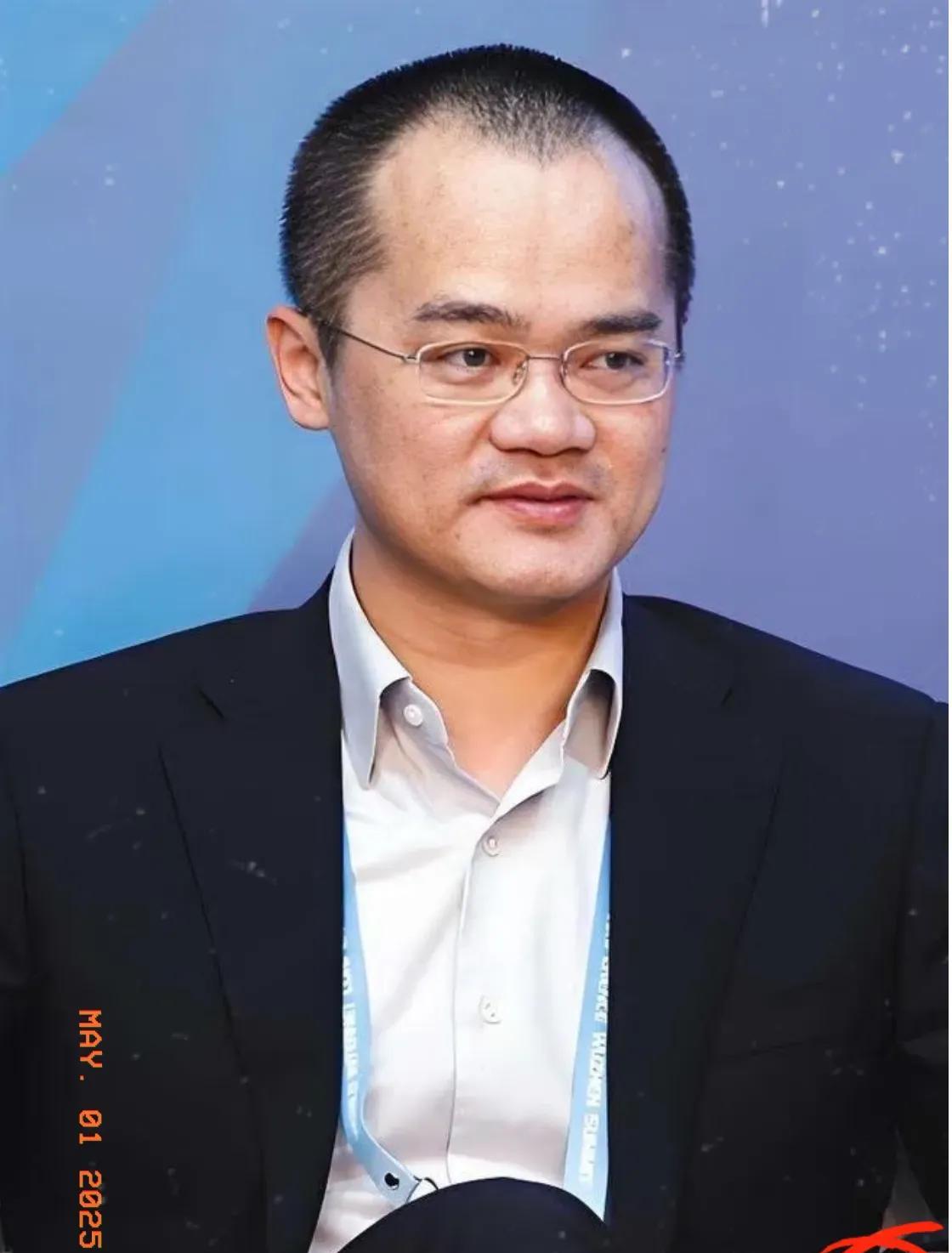 美团突然放大招！4月30日宣布，5月1日起全国2万个外卖柜全免费对骑手开放。乍一