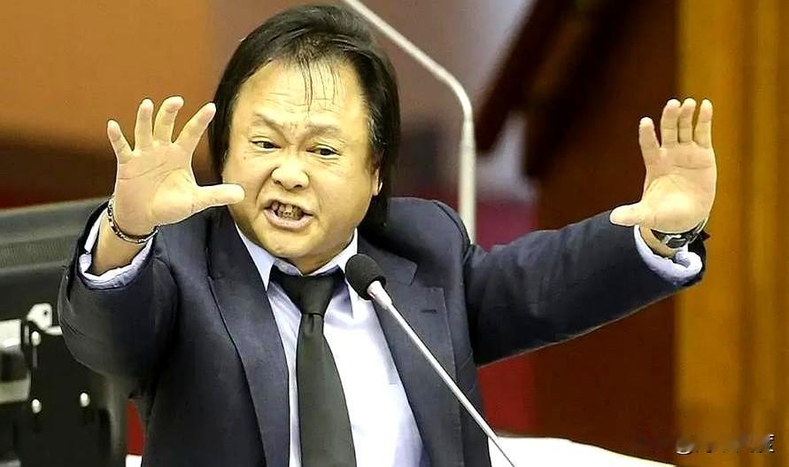 传言属实，王世坚台北选战下场，周玉蔻要哭了，蒋万安要小心喔。当红炸子鸡王世坚东邪