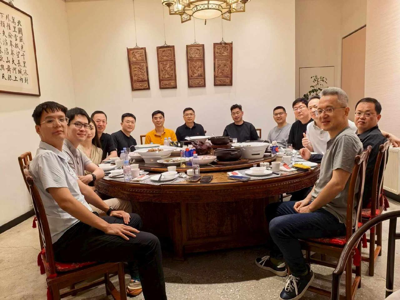 十三·东哥饭局（128期，上海）消费为什么这么差？消费市场疲软的核心原因不是人口