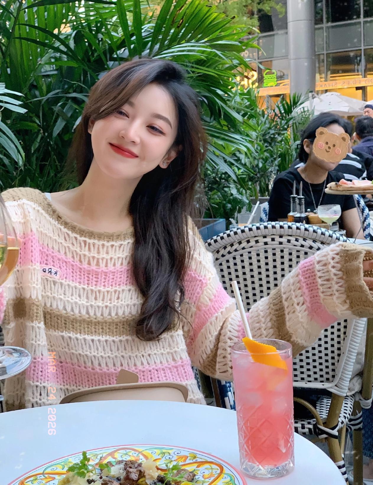 很现实的一句话：只要是个长相中等偏上、各方面正常的女人，根本就不缺人关心，轮不