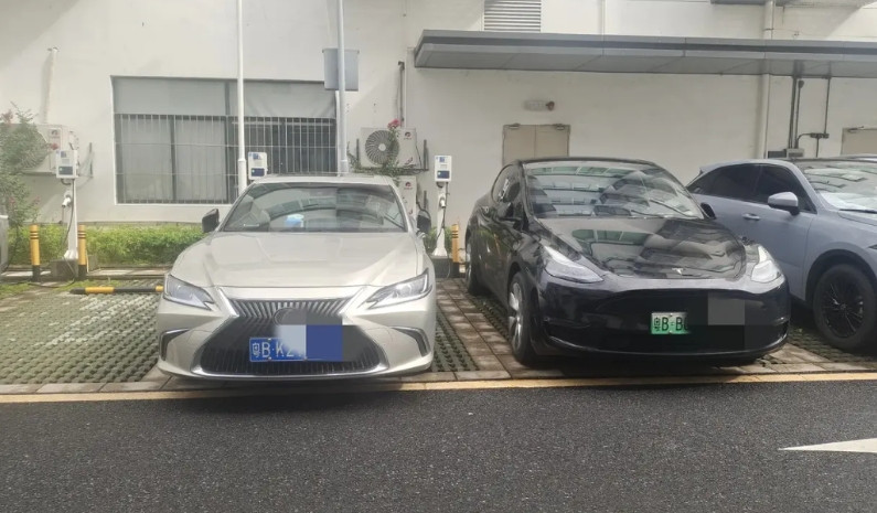 如果我买电车，可能会选择比亚迪吧！放在三五年前，是必须选比亚迪的！只是现在嘛