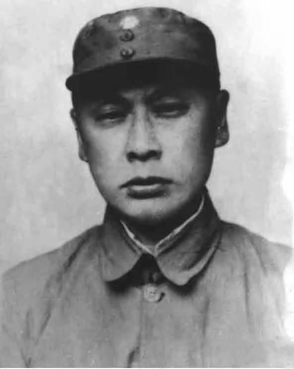 1946年，国军上校陈修和被蒋介石叫去谈话，蒋介石先问装备，问完，蒋介石话锋一转