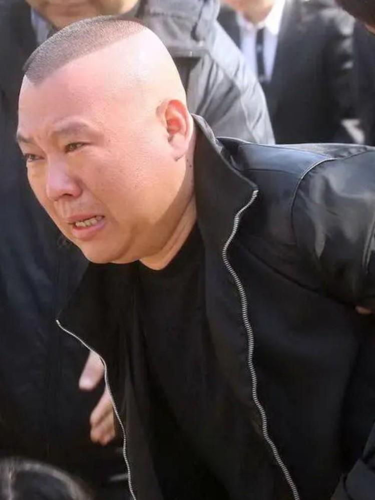 郭德纲为什么不开除郑好！因为刚刚郑好直播时表示：我没有义务宣传德云社和古曲社，首