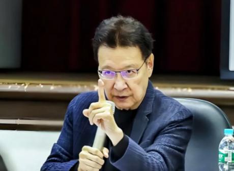 “大陆好像是故意放佩洛西进入台湾的！”很久之后，台湾知名评论员赵少康表示他终于回