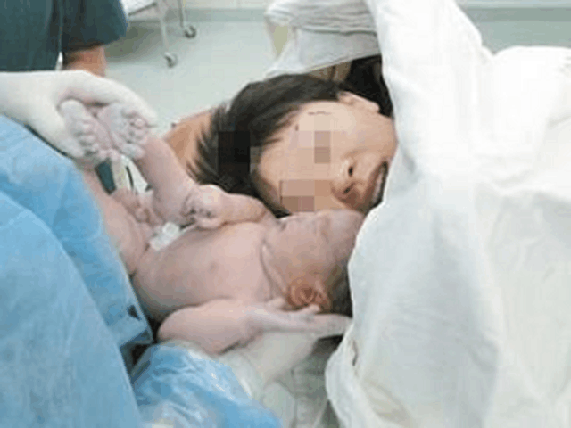 5个月宝宝最近总是咳嗽发烧, 送医检查后, 婆婆的话让医生哭笑不得