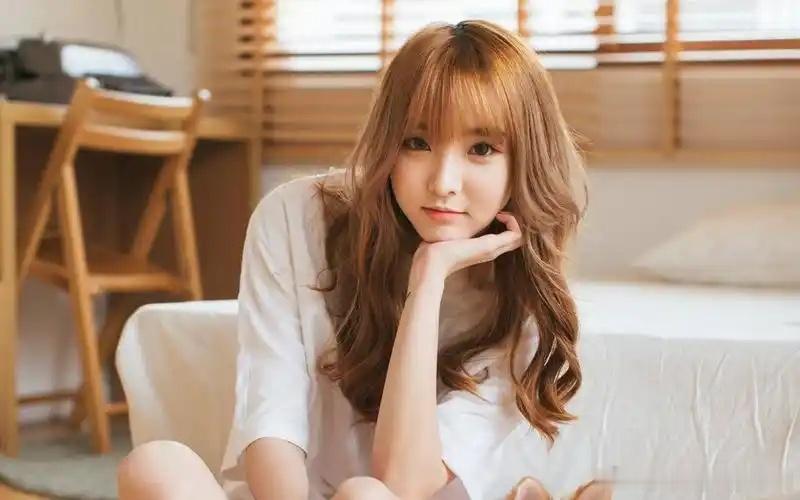 属龙人属狗人最恨属龙人。在十二生肖之中，龙与狗存在相冲的关系，彼此会形成强烈的对