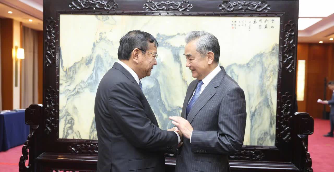 中国和柬埔寨谈妥了8月14日，外交部长王毅在云南安宁会见来华出席活动的柬埔寨
