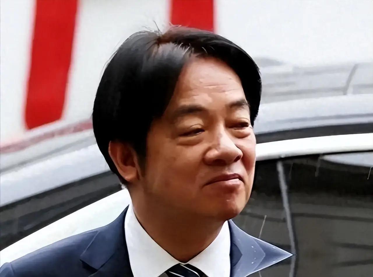 对赖清德的反应，台湾《联合报》评论道：“面对美中联手划出的高压线，等了一晚，赖清