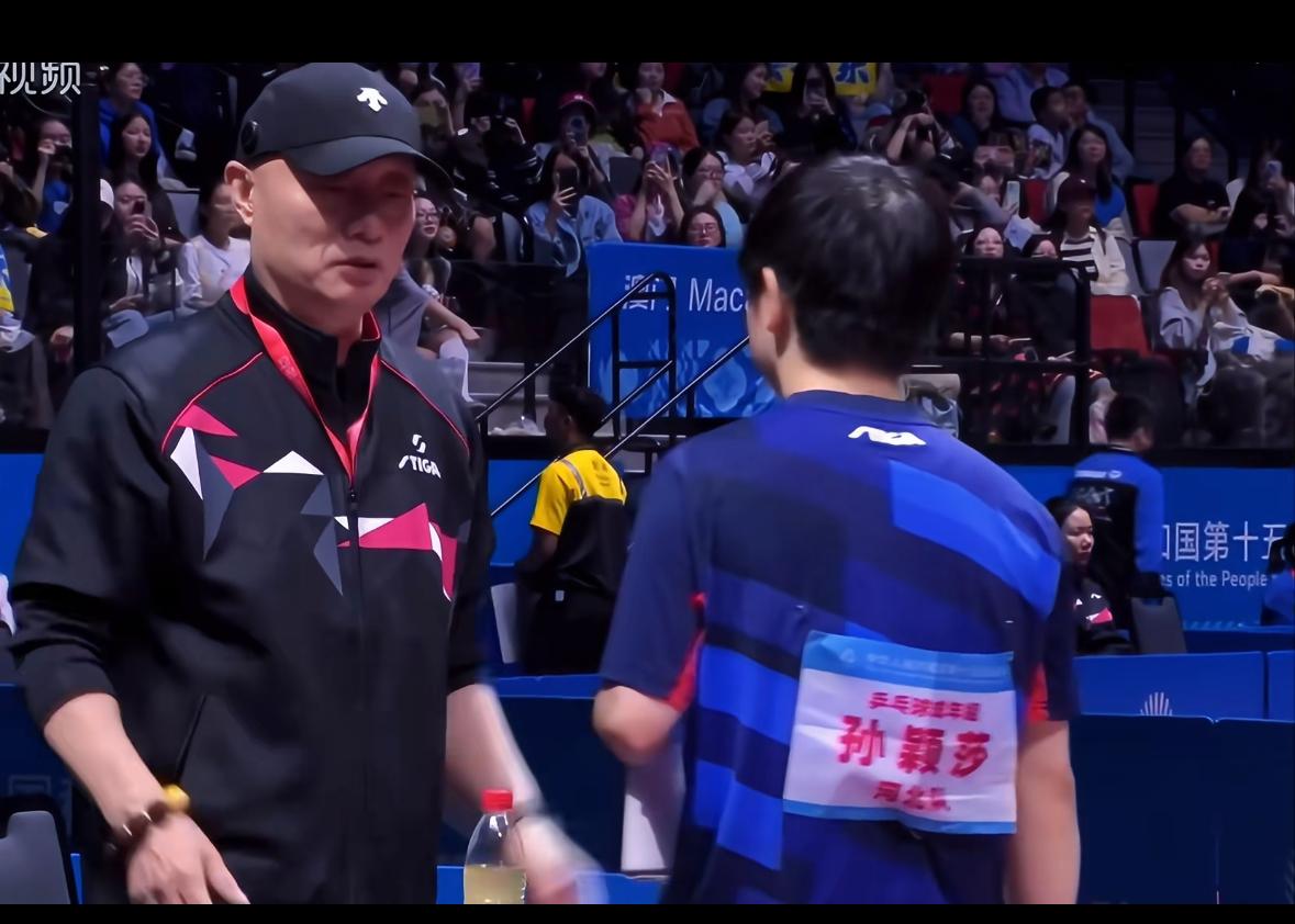 孙颖莎4:1王晓彤—自己指导自己“她打好两球正常，我顶住！”全运会女单1/8决