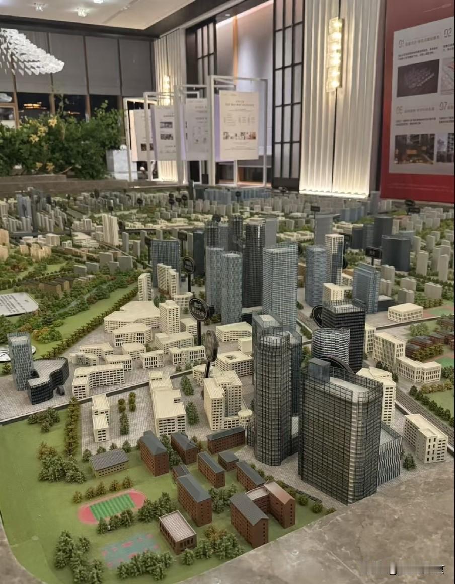 长沙楼市开始离谱了！岳麓区梅溪湖板块从3.2万变1.4万作为长沙河西曾经的