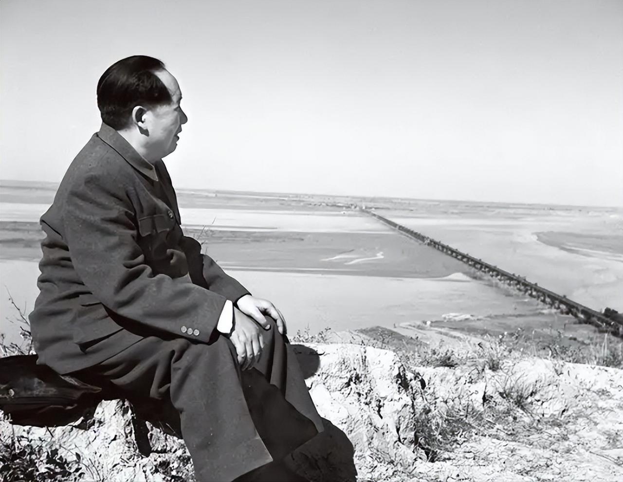 原来毛主席在1949年就想要攻打台湾，那时候应该是最好打的吧。1949年7月份，