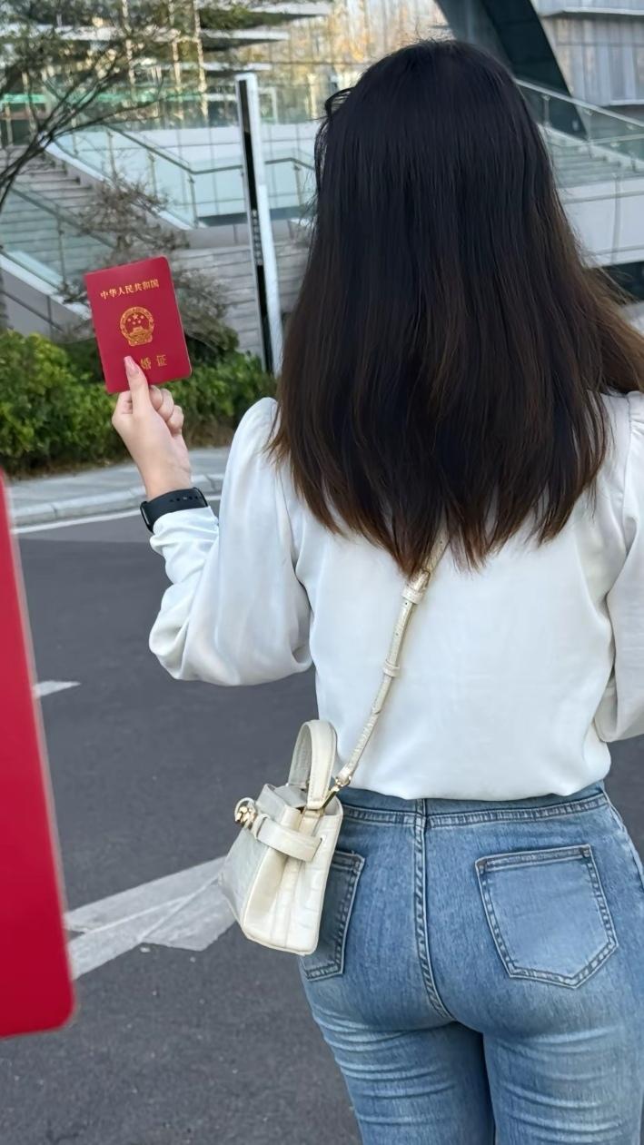 青春洋溢的旅行日记📸背上行囊，开启新旅程！🌟💼