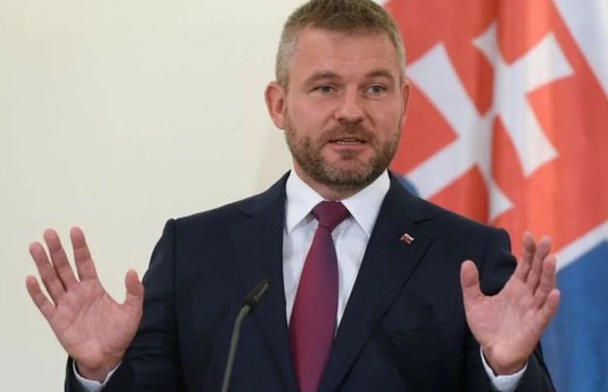 "我认为，如果我们再向乌克兰输送数百亿甚至数千亿美元，仅仅是为了购买武器和军事装