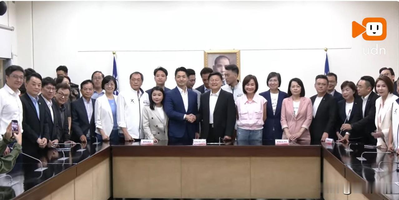 蒋万安赴立院与国民党团商讨致癌油后续因应台湾致癌油风暴持续扩大，台北市长蒋