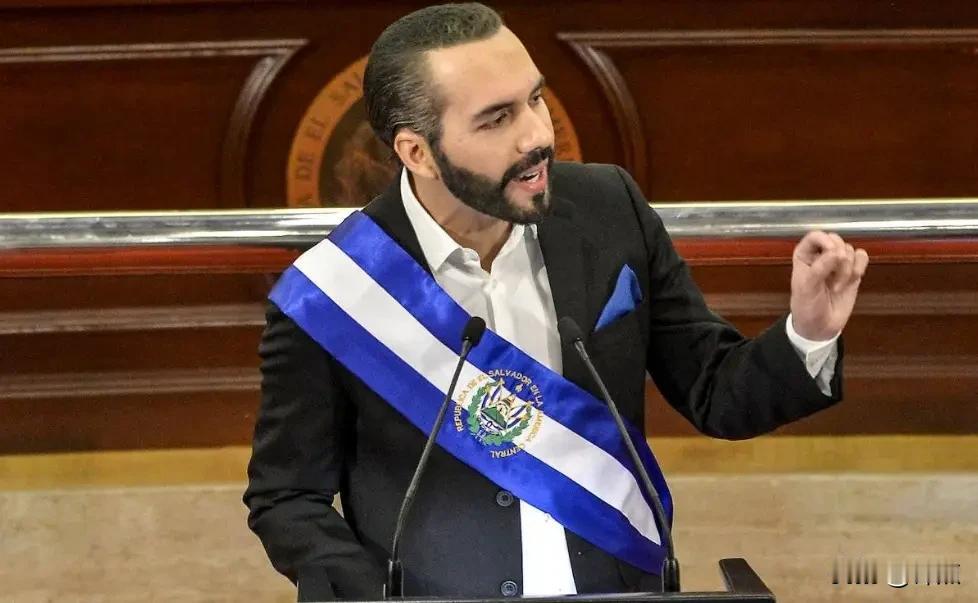 2026年新学期开始，萨尔多瓦学生获“开学大礼包”。是政府免费发放的电脑、平板、