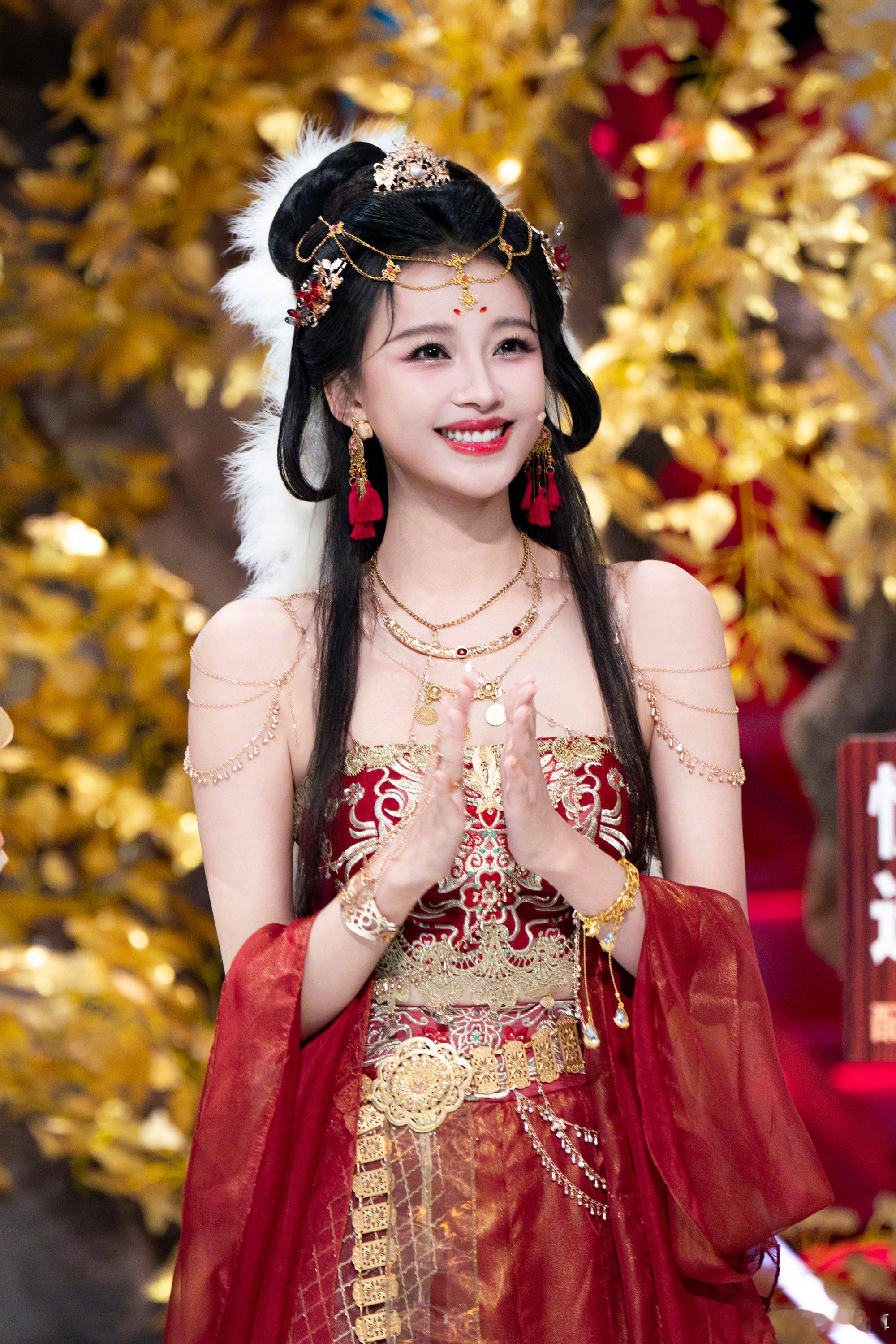 孙怡也开始直播带货了孙怡也太漂亮了吧！这个造型真是太美了！完全击中我的心巴！孙