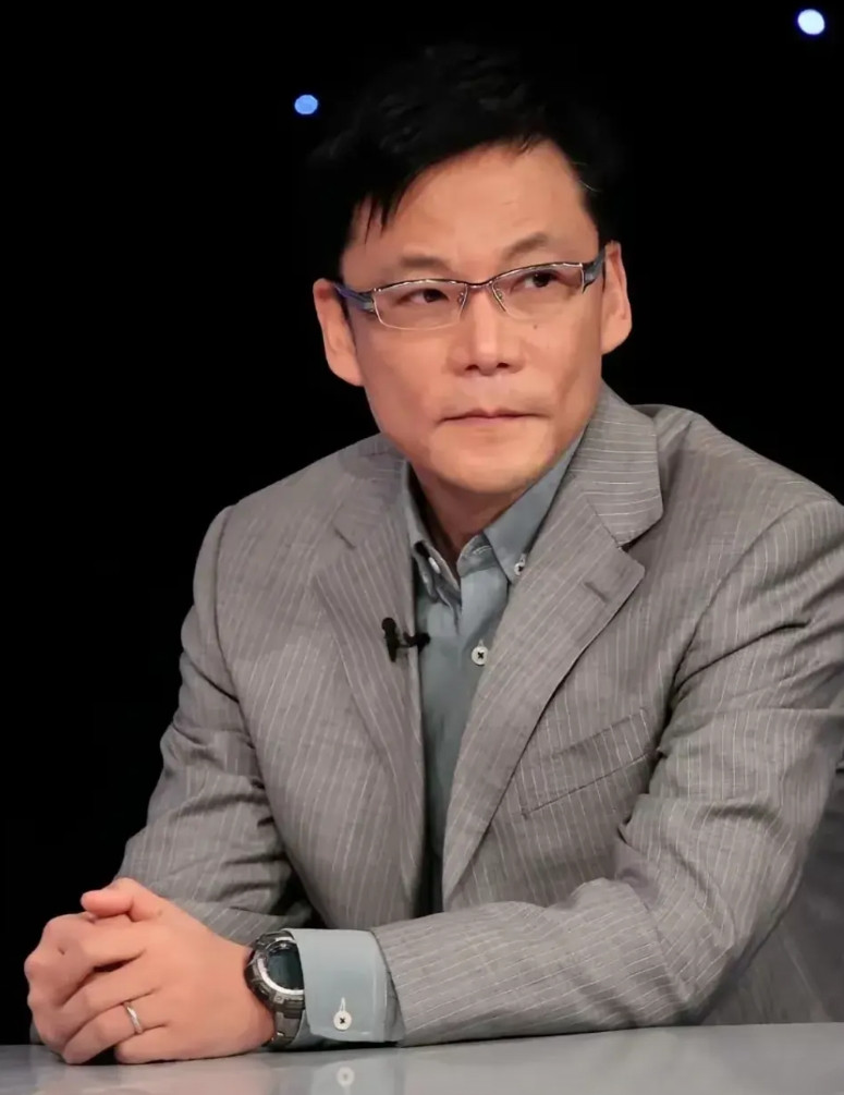 李国庆是真会玩，前脚刚拿到4.6亿的离婚财产分割，紧接着就和北大校友宣布8月份结