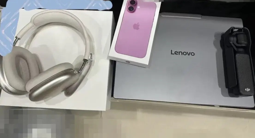 亲戚11号晚上给我打电话，问我借2万块钱。问他借钱干什么，他一脸无奈，因为孩子刚