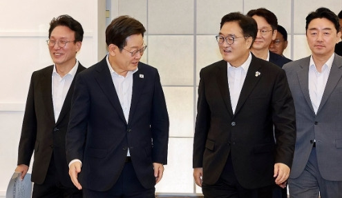 李在明想来中国阅兵当地时间7月18日，韩国方面对外透露，李在明可能会缺席9月3