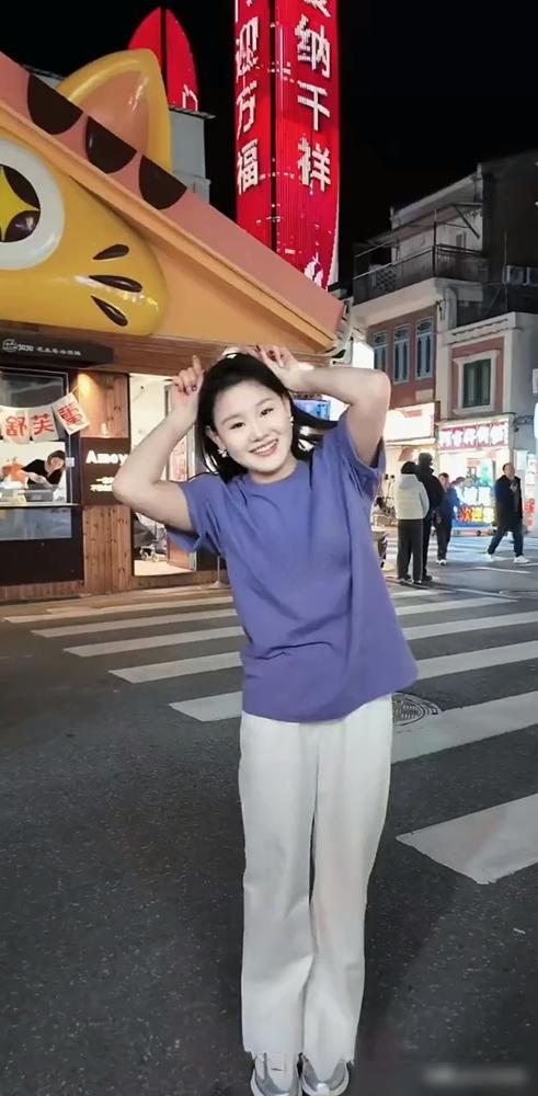 2025年全运会后，21岁的张家齐正式退役。不是不想拼。是发育期体重涨了近十