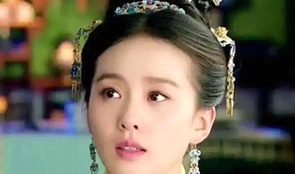 明宣宗朱瞻基，听说武定侯郭英的小孙女郭爱长得清纯迷人，就下令纳入后宫。不料，貌美