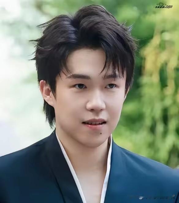 王一博和林俊杰捐了200万，我不意外。李现和马伊琍捐了100万，我也不意外。但我