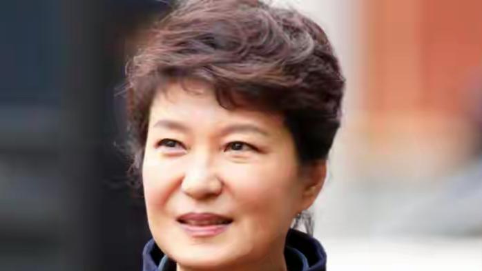 看点十足！韩国政坛上演大戏，朴槿惠高龄复出，尹锡悦结局已定近期韩国政坛风波