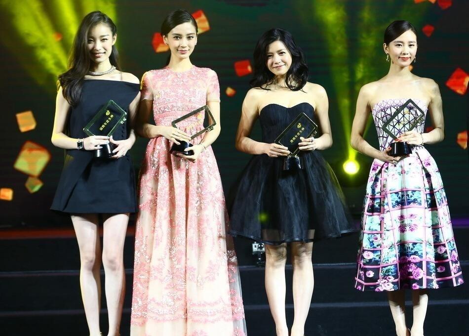 同样是80后的女演员，陈妍希和几位的同框，瞬间就被秒掉了，身高矮小，颜值又一般，