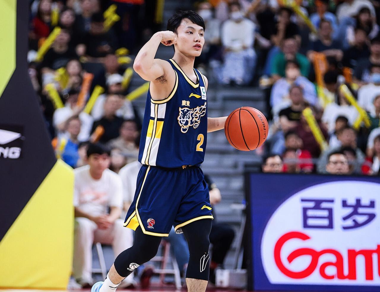 太硬了！徐杰全场carry，27分导演15分大逆转，广东险胜宁波！广东东阳光