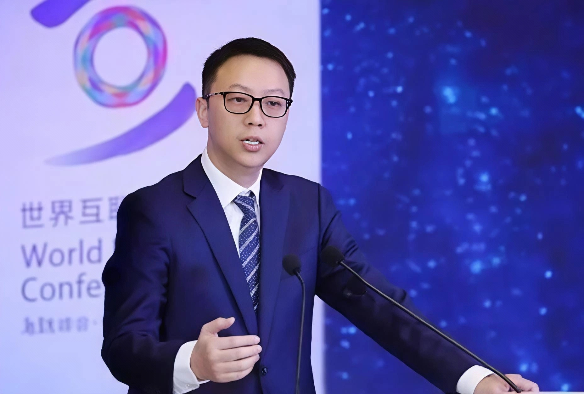 阿里CEO入选全球百大AI人物！8月27日晚，《时代》杂志揭晓2026年全球AI