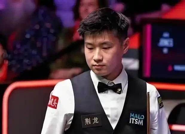 赵心童来了自从世锦赛夺冠后，球迷们时刻关注的赵心童未见踪影，他没有安于现状，玩